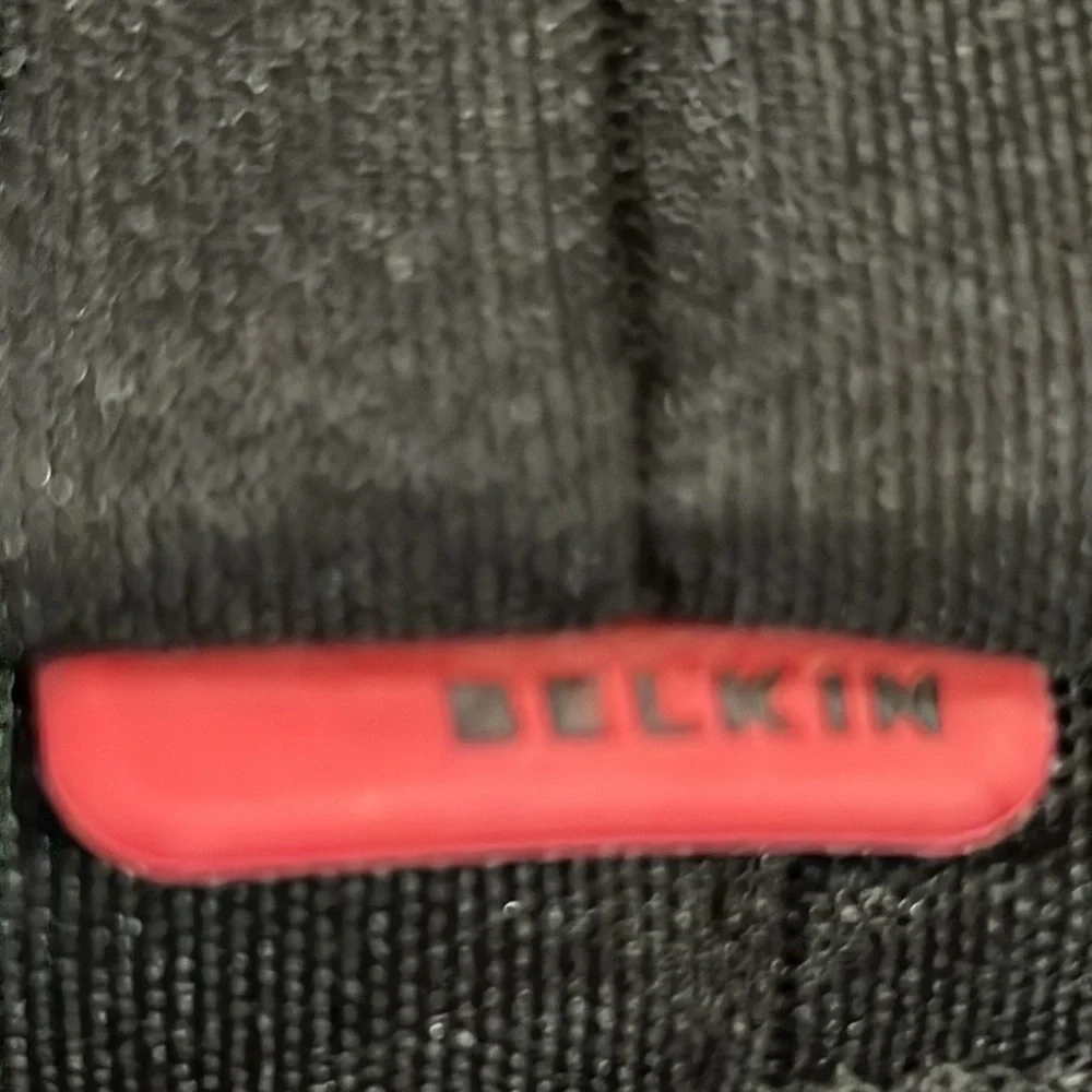Used Belkin Bags | Laptop | color: Black /Red | - Picture 9 of 9